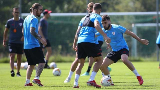 Muniain, Yeray y Unai López, durante un entrenamiento del Athletic en Suiza. Muniain, Yeray y Unai López, durante un entrenamiento del Athletic en Suiza.