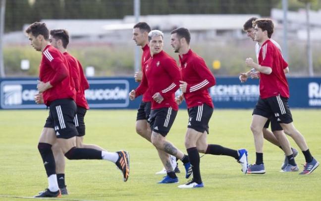 Lucas Torró, Nacho Vidal, Unai García, Chimy Ávila, Oier, Juan Pérez y Javi Martínez, durante un entrenamiento de la temporada pasada.