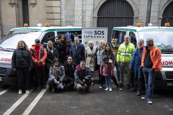 Los integrantes del convoy posan esta mañana en Pamplona.