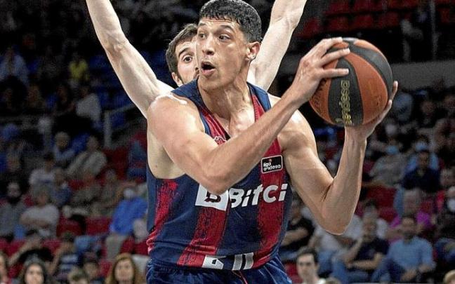 Fontecchio, durante el último partido de la fase regular contra el Joventut. Foto: Josu Chavarri