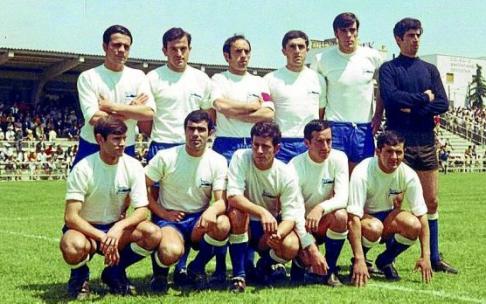 2 de junio de 1968. Estadio Antonio Borrachero (Madrid). Segundo partido de la Promoción de Ascenso frente al Plus Ultra (2-2). De pie (izda. a dcha.): José Ramón, Rojo, Ezquerra, Ayerbe, Sarasola y Bernardo. Agachados (izda. a dcha.): Ocáriz, 'Kaito', 'Z 2 de junio de 1968. Estadio Antonio Borrachero (Madrid). Segundo partido de la Promoción de Ascenso frente al Plus Ultra (2-2). De pie (izda. a dcha.): José Ramón, Rojo, Ezquerra, Ayerbe, Sarasola y Bernardo. Agachados (izda. a dcha.): Ocáriz, 'Kaito', 'Z
