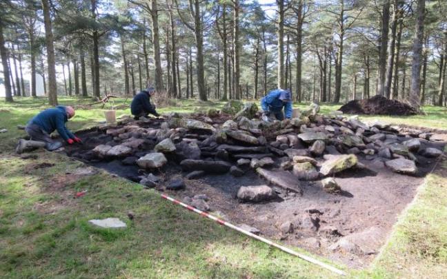 El análisis de los vestigios megalíticos arrancó en 2021 y promete aportar novedades sobre prácticas funerarias.