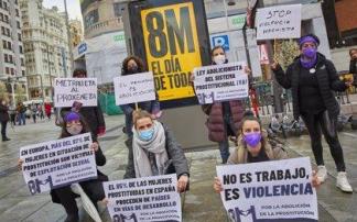 Imagen de una protesta contra la prostitución durante un 8 de marzo Imagen de una protesta contra la prostitución durante un 8 de marzo
