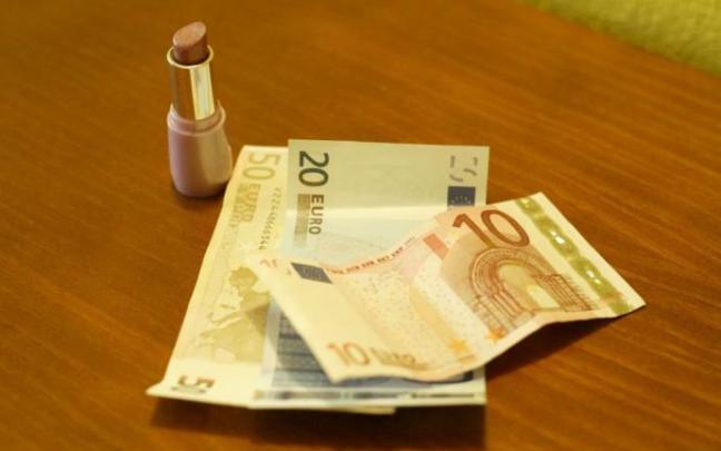 Pago por los servicios prestados de una trabajadora sexual en Vitoria.