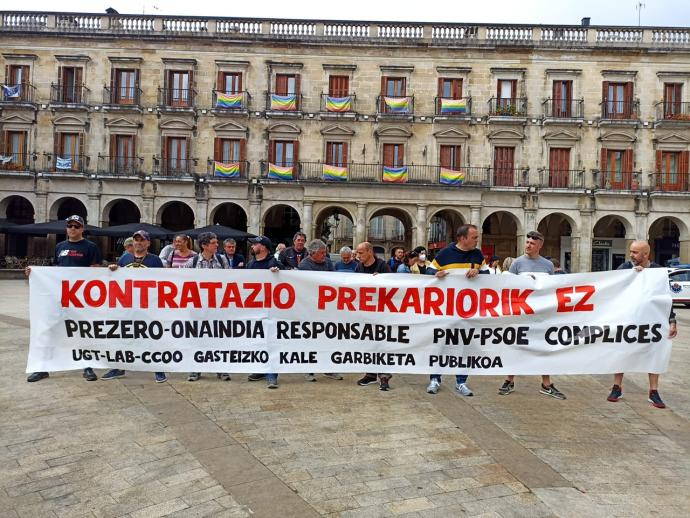 Protesta de este martes de la contrata de limpieza de Vitoria.