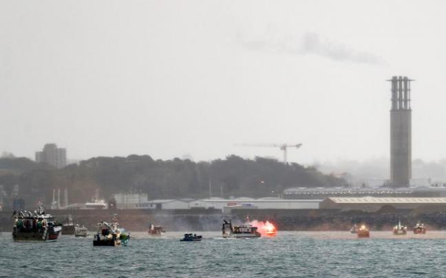 Protesta de barcos de pescadores que temen perder cuota en el escenario post Brexit.
