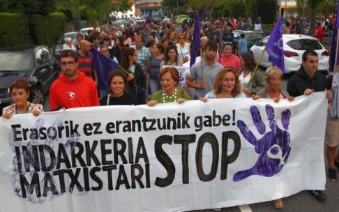 Acción contra la violencia machsta en Bakio.