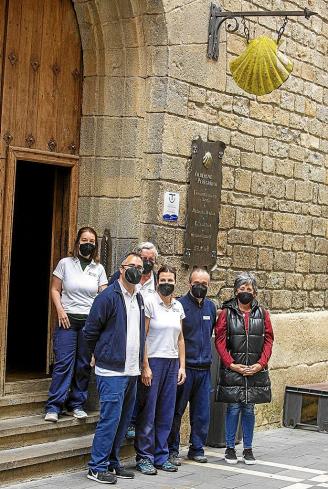 En la foto, José Mari Mitxlena, Iñigo Unanua, Mertxe Irigoyen, Justo Santxonea, Itziar Unanua y Mari Carmen Urtea.