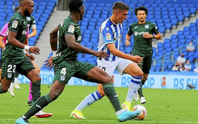 Jon Karrikaburu vuelve después de perderse el partido ante el Cartagena de la semana pasada al estar convocado con la Sub-21. Jon Karrikaburu vuelve después de perderse el partido ante el Cartagena de la semana pasada al estar convocado con la Sub-21.