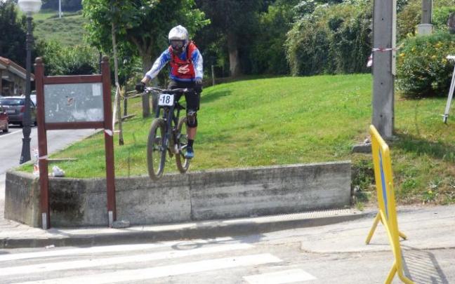 La prueba de descenso tiene una pendiente media de 390 metros.