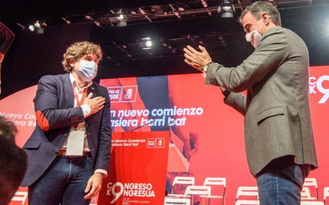 Pedro Sánchez y el nuevo Secretario General del PSE, Eneko Andueza. Pedro Sánchez y el nuevo Secretario General del PSE, Eneko Andueza.