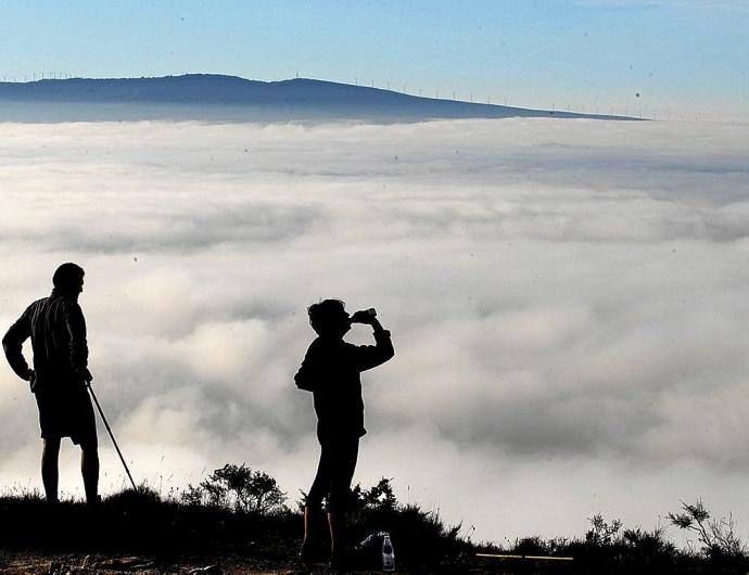 Niebla sobre Pamplona desde el monte Ezkaba. Foto: Javier Bergasa