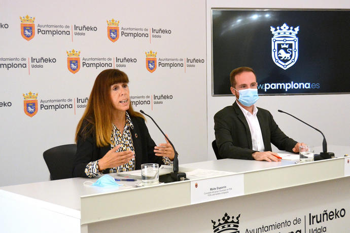 Maite Esporrín y Xabier Sagardoy, en rueda de prensa.