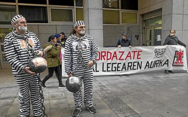 Protesta contra la ‘Ley Mordaza’ en 2019 frente a los juzgados de la capital vizcaína. Foto: Borja Guerrero Protesta contra la ‘Ley Mordaza’ en 2019 frente a los juzgados de la capital vizcaína. Foto: Borja Guerrero