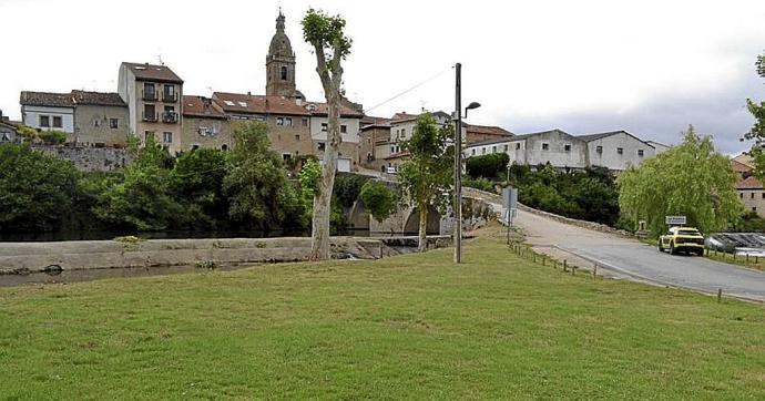 Vista del puente medieval que se intenta preservar.