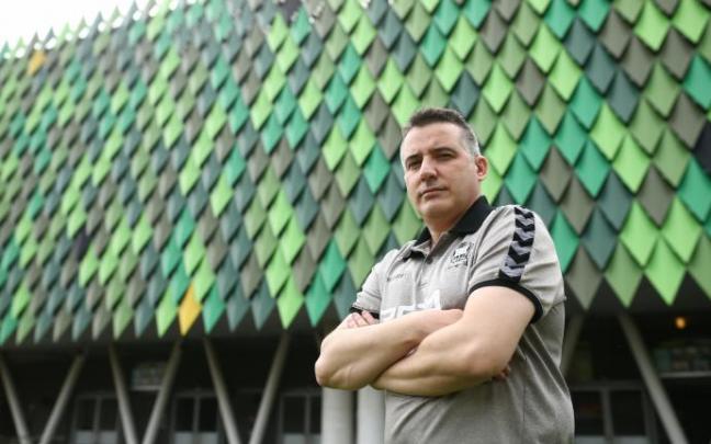 Rafa Pueyo: "El vestuario se ha mantenido siempre comprometido y unido y eso ha ayudado a no bajar los brazos"