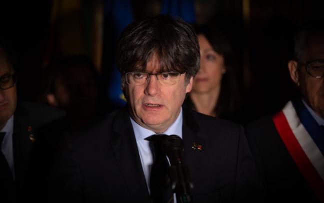 Carles Puigdemont. Carles Puigdemont.