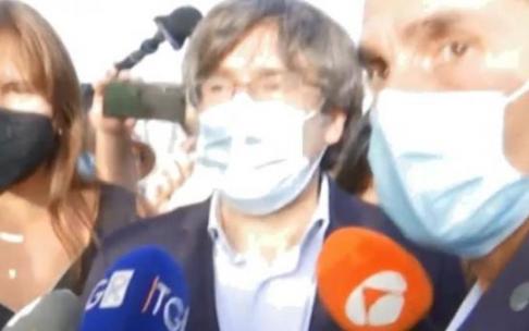 Carles Puigdemont, a la salida de la prisión de Cerdeña Carles Puigdemont, a la salida de la prisión de Cerdeña