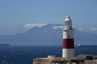 El Estrecho de Gibraltar, desde el faro de punta Europa.