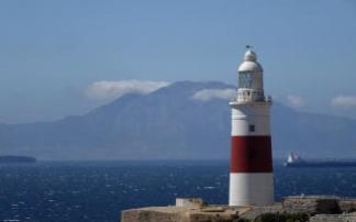 El Estrecho de Gibraltar, desde el faro de punta Europa.