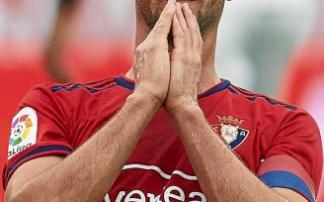 Oier se lamenta tras un lance del partido en Sevilla. Foto: Europa Press