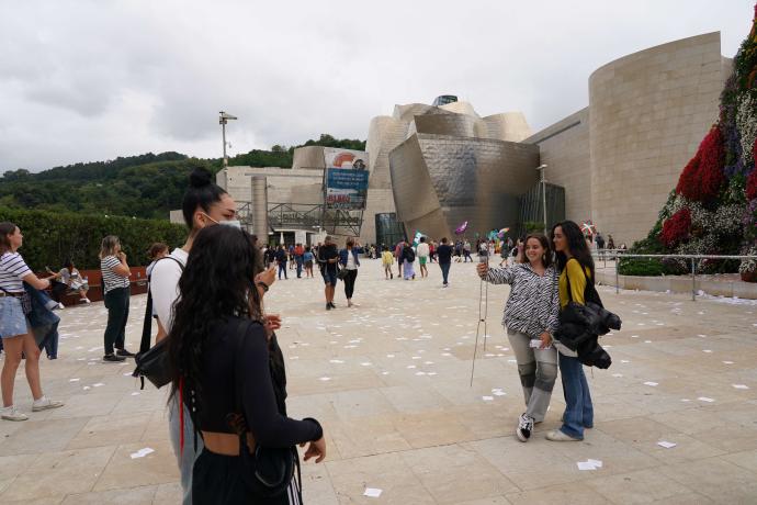 Las inmediaciones del Museo Guggenheim durante la huelga.