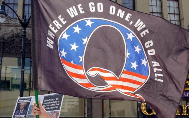 rotesta de QAnon en Los Ángeles. rotesta de QAnon en Los Ángeles.