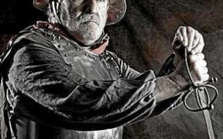 Rafa Aranburu en el papel de Lope. Foto: Joseba Urretabizkaia