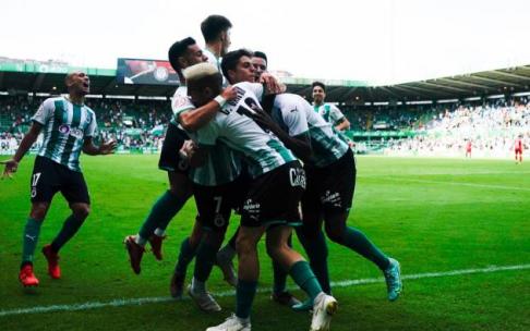 Los jugadores del Racing celebran el gol ante el Tudelano. Los jugadores del Racing celebran el gol ante el Tudelano.