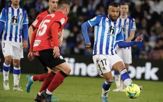 Rafinha, en una acción del partido del domingo contra el Alavés en Anoeta. Rafinha, en una acción del partido del domingo contra el Alavés en Anoeta.