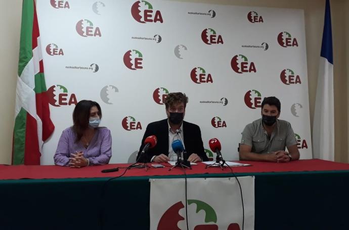 Maiorga Ramírez y representantes del sector crítico de EA