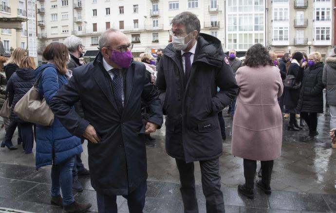 Ramiro González y Gorka Urtaran en la concentración.