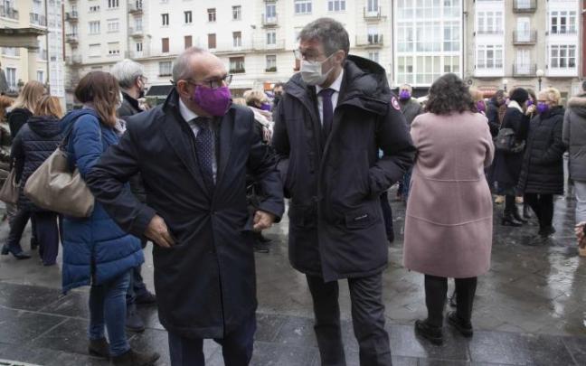 Ramiro González y Gorka Urtaran en la concentración. Ramiro González y Gorka Urtaran en la concentración.