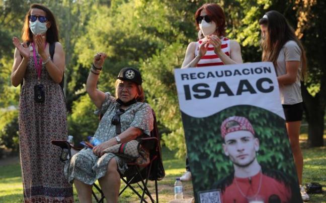 Varias personas recuerdan al joven rapero, días después de su fallecimiento. Varias personas recuerdan al joven rapero, días después de su fallecimiento.