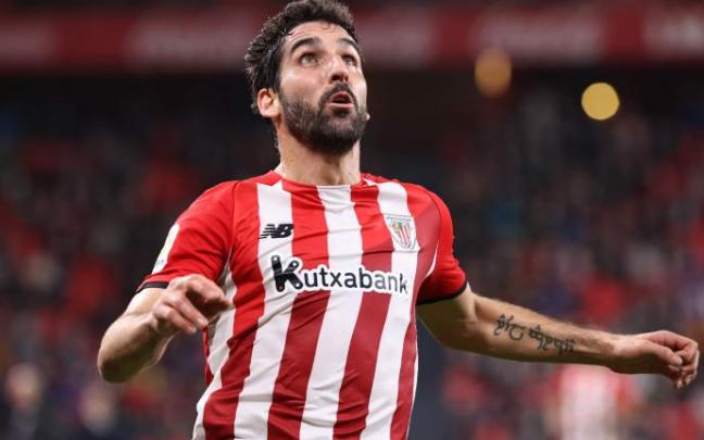 Raúl García se cuela en el podio de los futbolistas que más partidos han disputado en la historia de LaLiga.