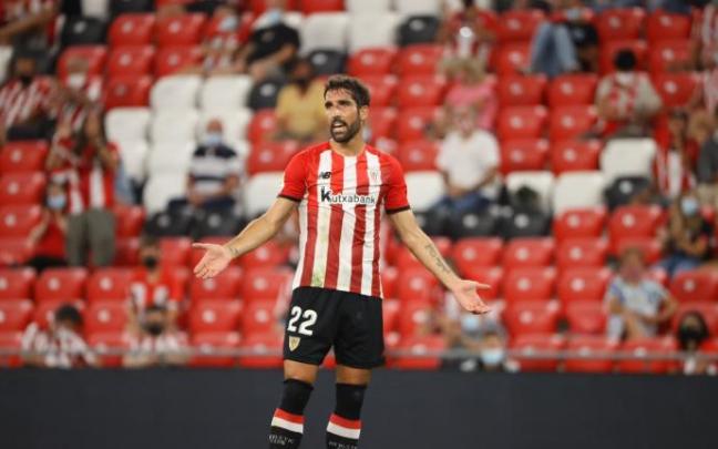 Raúl García se ha referido a los aforos en los campos de fútbol y a los horarios del Athletic Raúl García se ha referido a los aforos en los campos de fútbol y a los horarios del Athletic