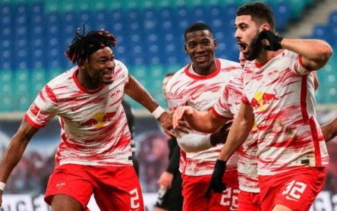 El RB Leipzig celebra el gol de Gvardiol al Monchengladbach este pasado sábado.