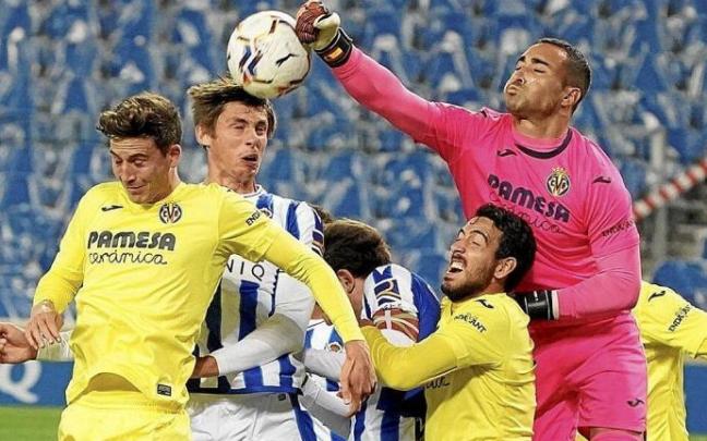 Encuentro entre la Real y el Villarreal en Anoeta.