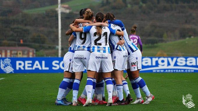 Las jugadoras realistas celebran uno de los tres goles marcados este mediodía al Granadilla.