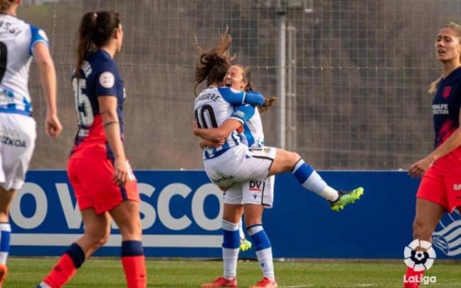 Amaiur y Nerea celebranel gol de la tolosarra. Amaiur y Nerea celebranel gol de la tolosarra.