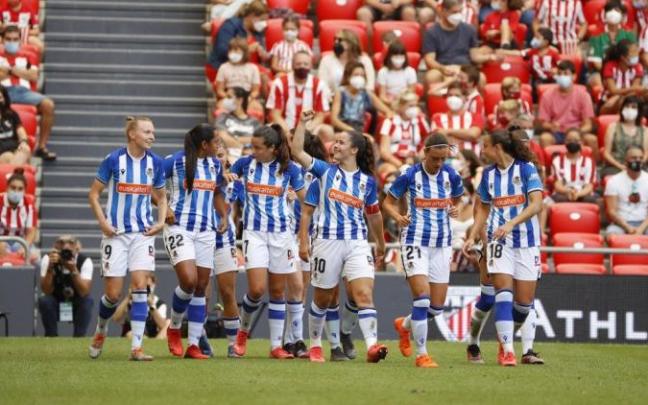 Las jugadoras realistas celebran el gol de la victoria ante el Athletic en San Mamés. Las jugadoras realistas celebran el gol de la victoria ante el Athletic en San Mamés.