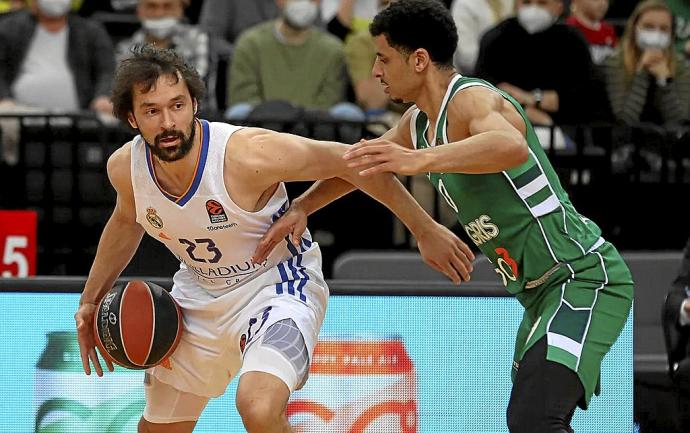 Sergio Llull, en acción durante el nefasto partido del Real Madrid en Kaunas ante el Zalgiris, en el que falló los cuatro lanzamientos triples que intentó. Foto: Euroliga