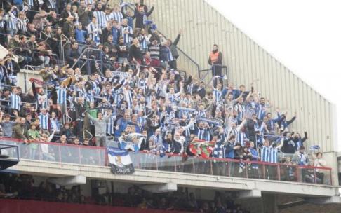Aficionados de la Real, durante el derbi de El Sadar en la temporada 2019-20.