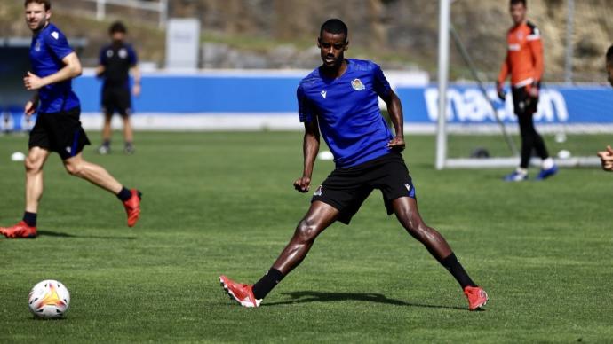 Alexander Isak, durante un entrenamiento en Zubieta.