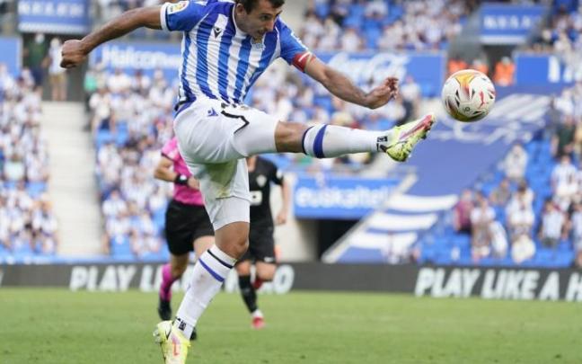 Mikel Oyarzabal, en Anoeta durante el partido contra el Elche.