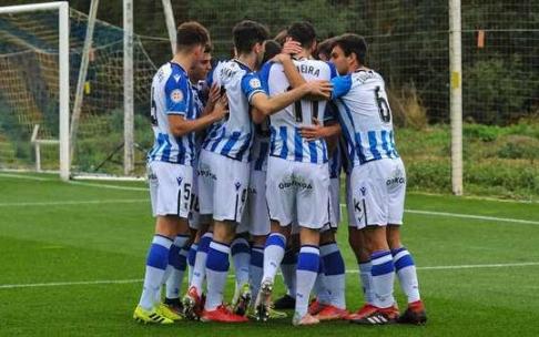 Los jugadores de la Real C celebran un gol en un partido anterior.