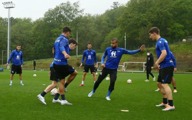 Un lance de un entrenamiento en las instalaciones de Zubieta.