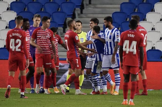 Los futbolistas de la Real celebran el triunfo logrado la pasada temporada contra el Granada.