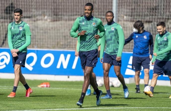 Alexander Isak, durante un entrenamiento en Zubieta.