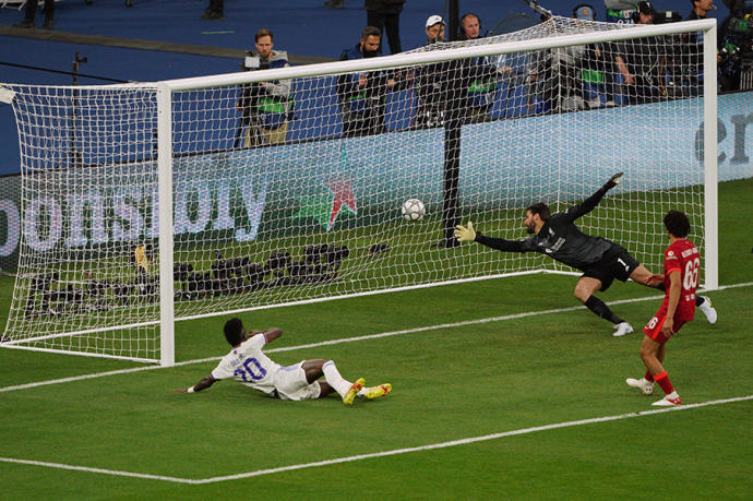 Vinicius anota el gol que ha dado el triunfo al Real Madrid.